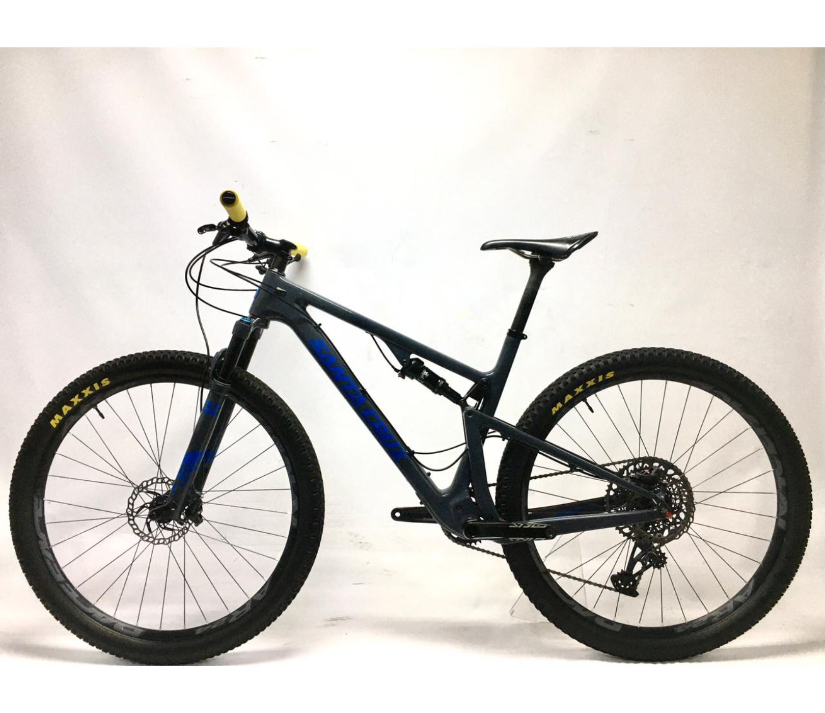 PreOwned Santa Cruz Dual Suspension Carbon Mountain Bike Medium