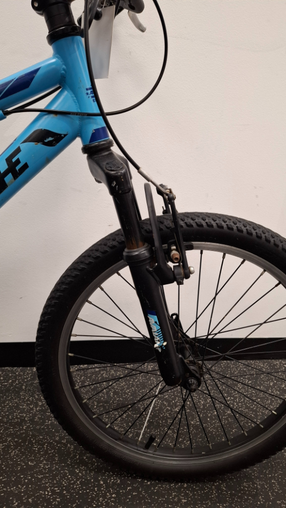 Pre-Owned Avalanche Delta One 20 Inch Junior Bike 