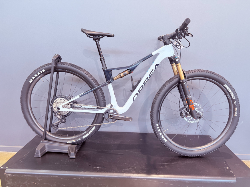 Demo Orbea Oiz M10 Dual Suspension Carbon Mountain Bike - Small
