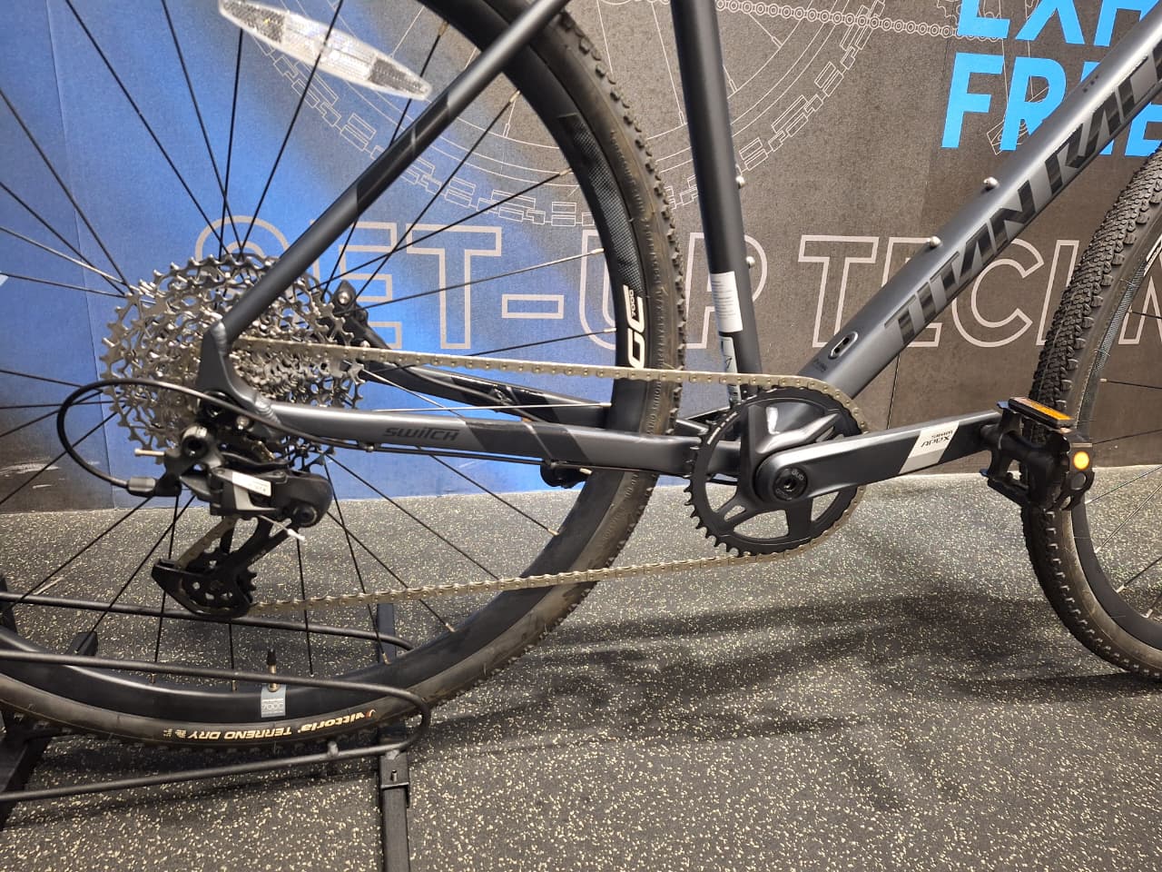 Demo Titan Switch Comp Aluminium Gravel Bike Large 2024  