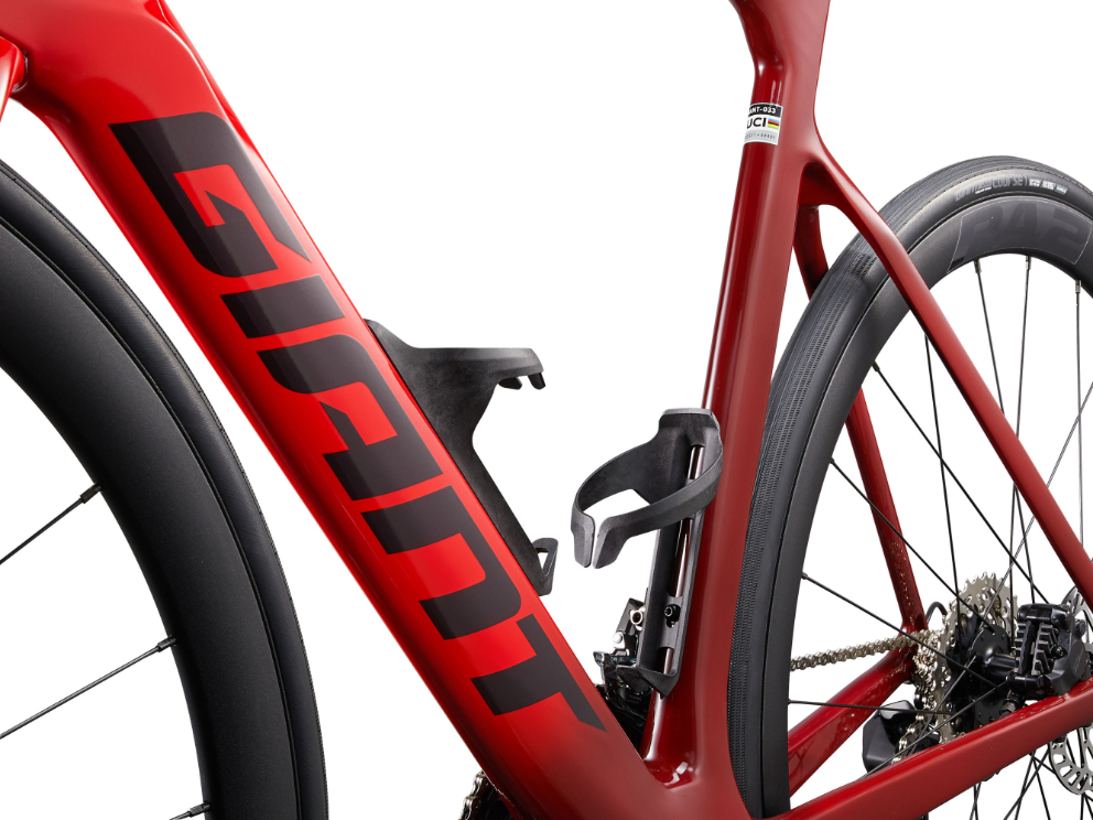 Giant Propel Advanced 2 Carbon Road Bike 2024