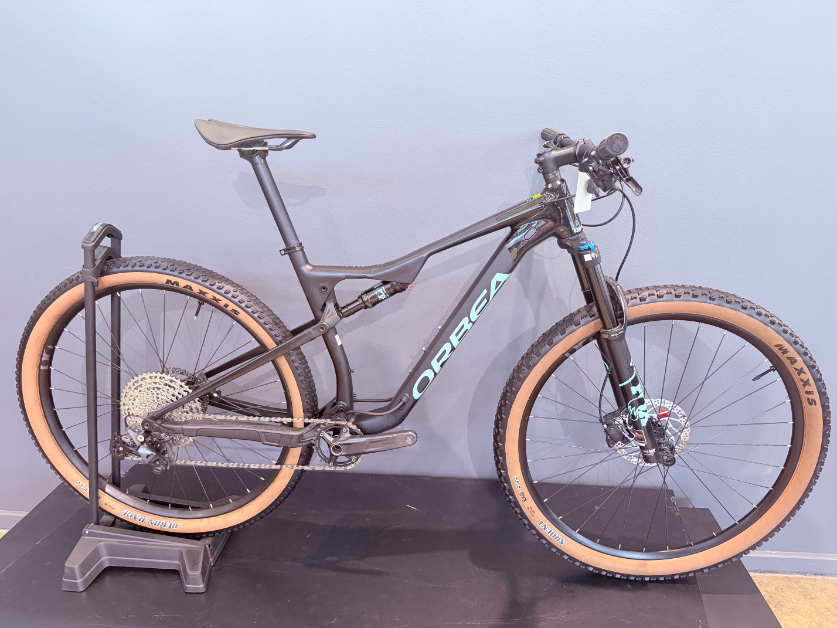 Demo 2022 Orbea Oiz H30 Dual Suspension Aluminium Mountain Bike Large 2022
