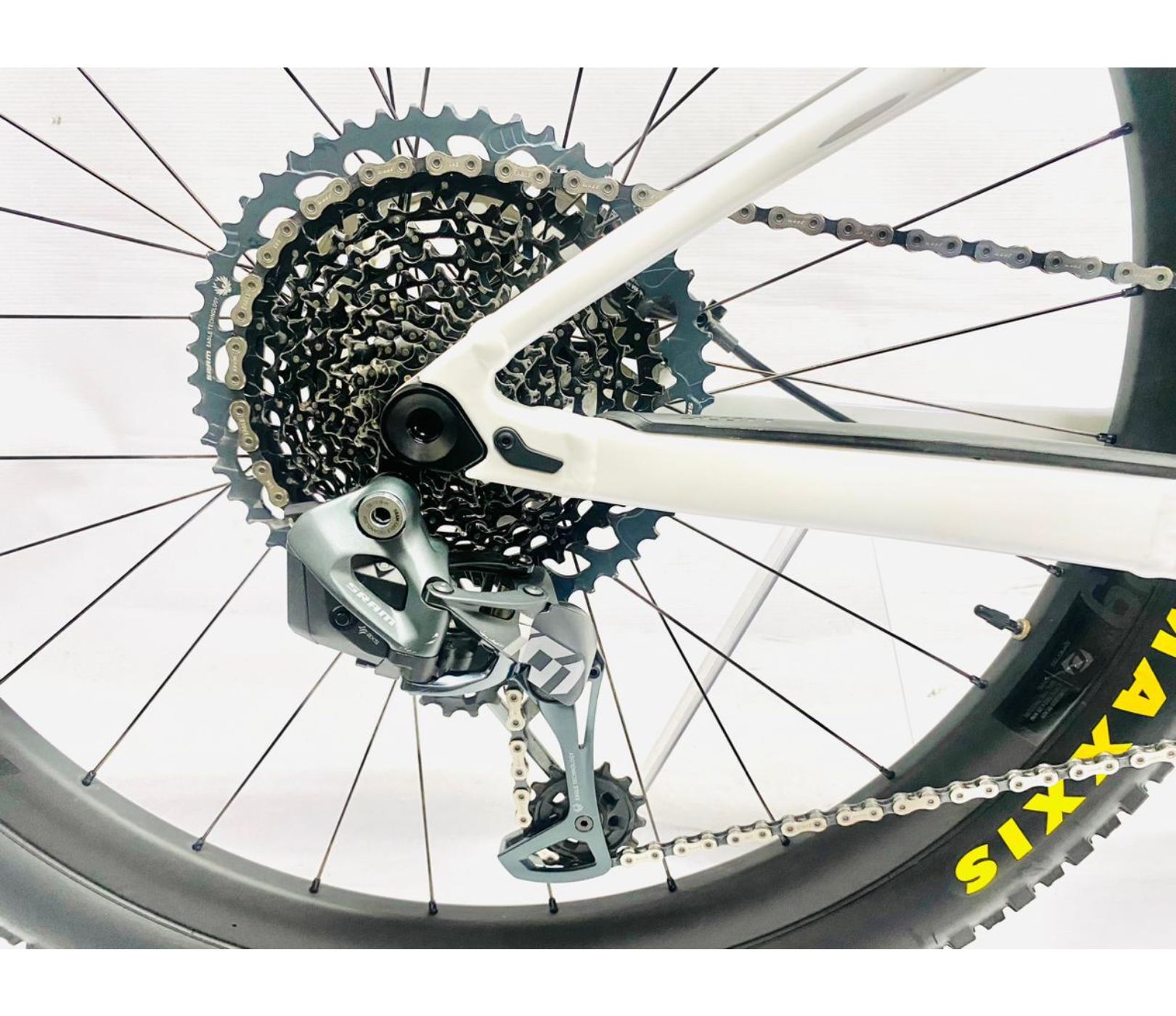 Pre-Owned Scott Spark 900 Carbon Dual Suspension Mountain Bike - M/L 
