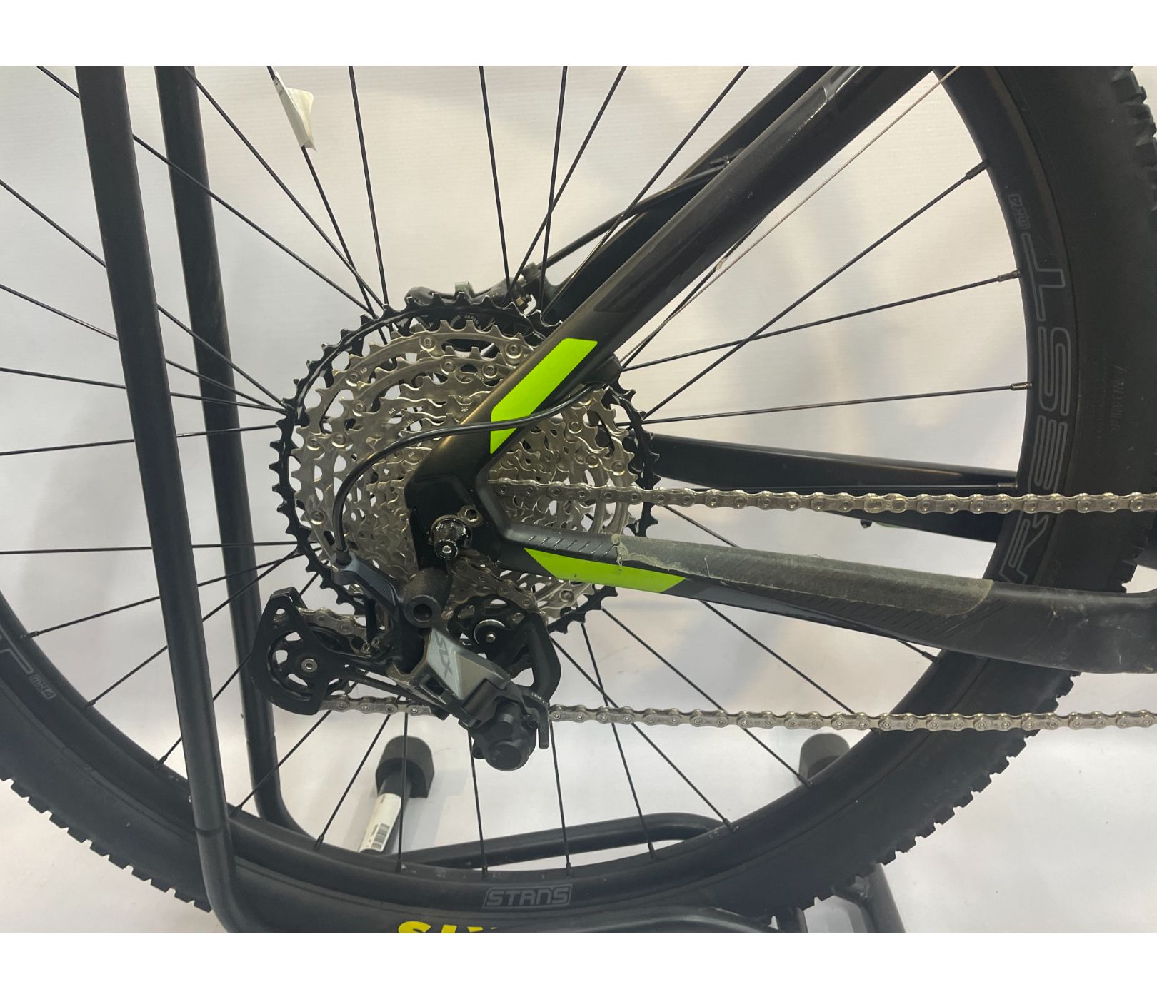 Pre-Owned Giant Advanced 29er Carbon Hardtail Mountain Bike - Large