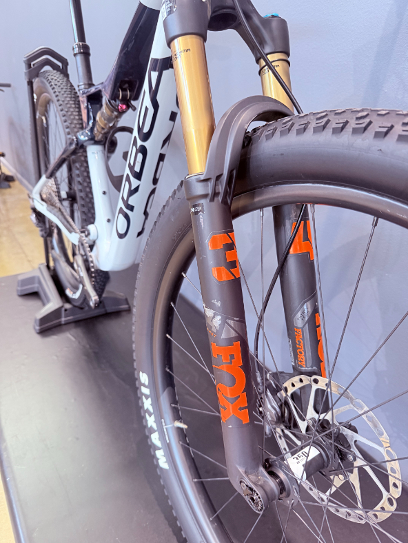 Demo Orbea Oiz M10 Dual Suspension Carbon Mountain Bike - Small